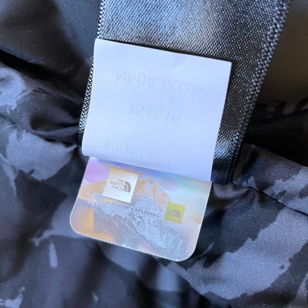 The North Face Women’s Acropolis Down Parka In Black - Picture 9 of 9